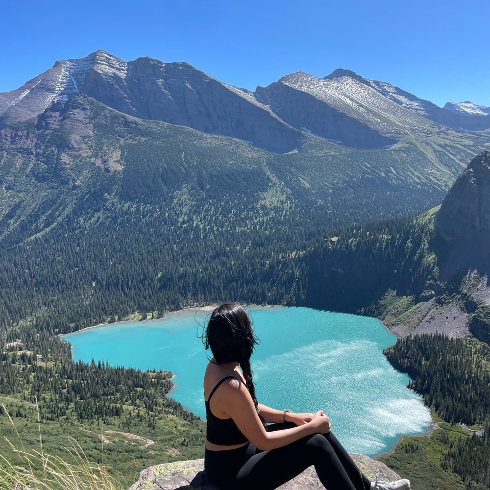 Meet your Posher, Elaine